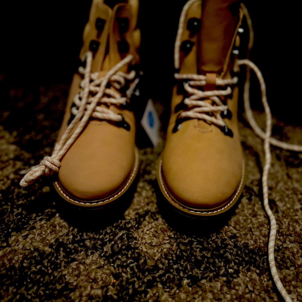 Men’s work boots size 7 nwt Universal Thread